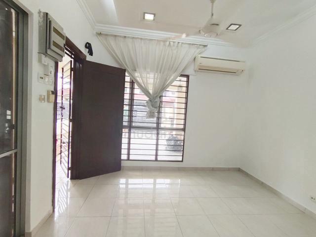 [CHEAPEST, GATED GUARDED] Taman Pinggiran USJ 1, Renovated, Freehold 4