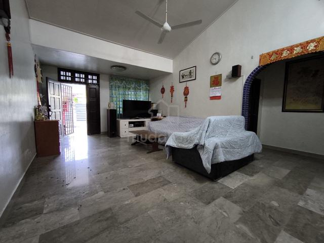 Kota Besar Renovated Semi D 1