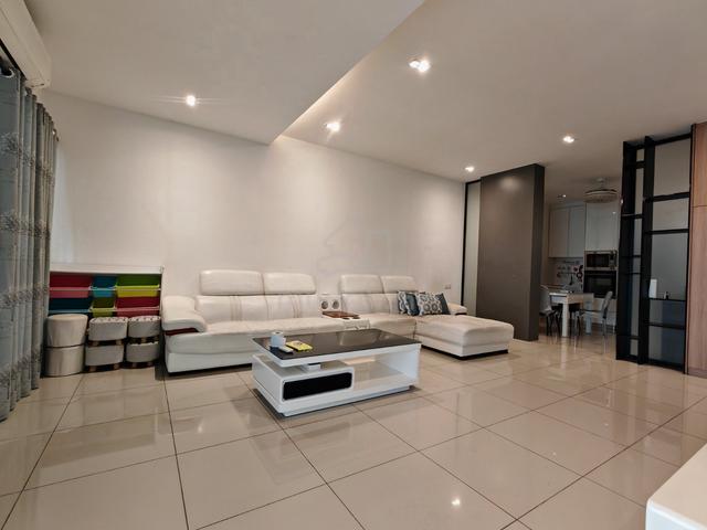 Damaisari Mengatal| Inanam | Likas Terrace House 1