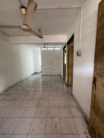 Flat Taman Ungku Tun Aminah 1
