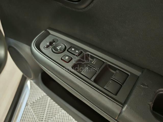 2018 Honda BR-V E-Spec 1.5 (A)B/ListBolehLoanKedai - 5