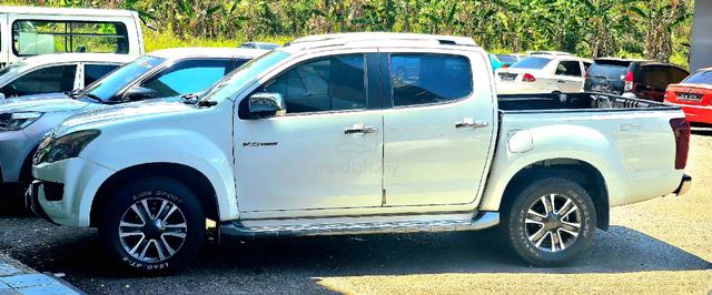 2015 Isuzu D-MAX 3.0 V-CROSS 4x4 (A) - 2