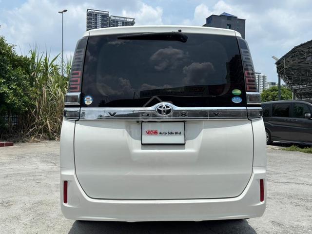 Toyota VOXY 2.0 X (A) Kirameki Bumper Facelift - 5