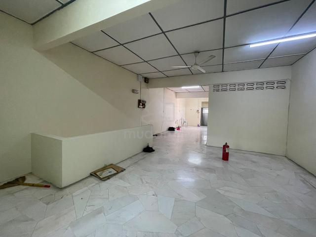 1st floor Shop offices facing main Gunung Rapat Ipoh 1