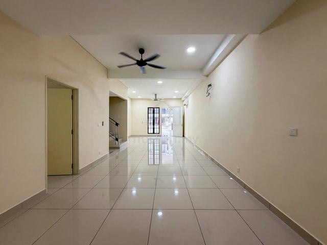 Townhouse 1 ½ Tingkat, Monet, Sunsuria City, Kota Warisan Untuk dijual 1