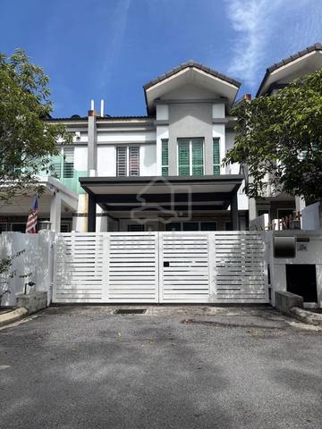 FACING OPEN, 2 sty, Jalan Suakasih, Bdr Tun Hussien Onn BTHO, Chera 1