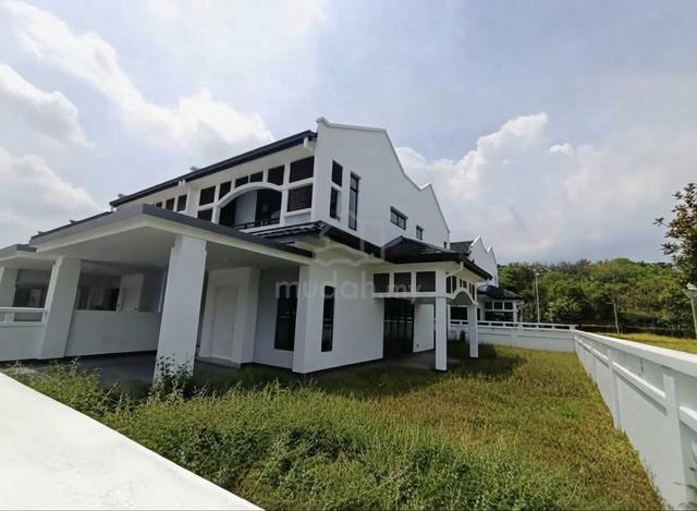 Eco Majestic Cradleton Corner Lot 42x70 below 1M 1