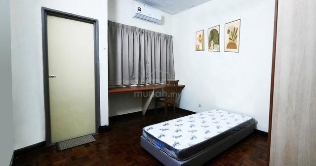 Fully Furnished Kota Kemuning Room for Rent! 1