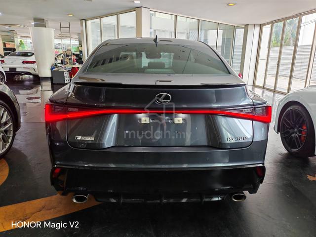 2023 Lexus Is300 F-Sport Mode Black 3 with 360 Cam - 4