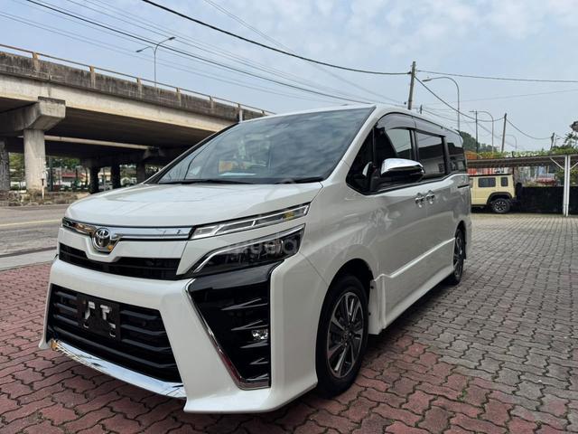 2022 Toyota VOXY 2.0 ZS KIRAMEKI III (A) GRADE 5 - 3