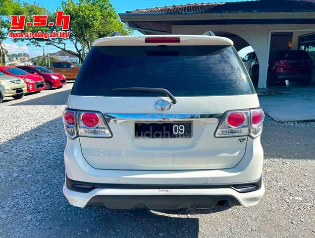 Toyota FORTUNER 2.7 V  (A) 2013 - 5