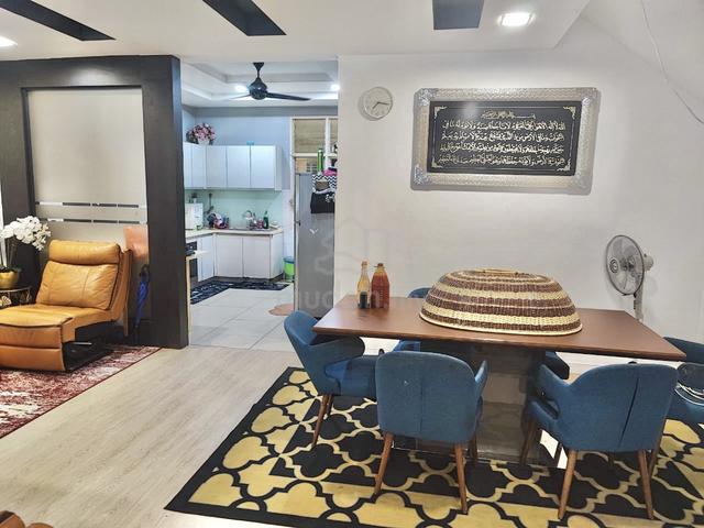2 Storey Tertace D’Alpinia Puchong South Selangor FOR SALE 1