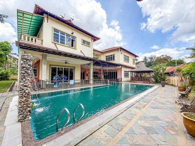 FREEHOLD! Double Storey Bungalow Country Heights, Kajang 1