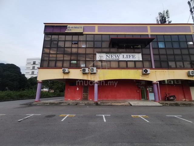 Strategic Location 3 Storey Shoplot-Ground Floor At Taman Bachang Jaya 1