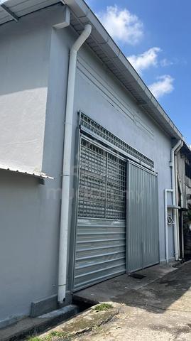 Corner 1.5-Storey Terrace Factory for Rent in Balakong 1