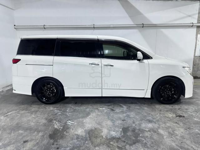 Nissan ELGRAND 3.5 H/STAR 2 P.DOOR/P.BOOT/SUNROOF - 4