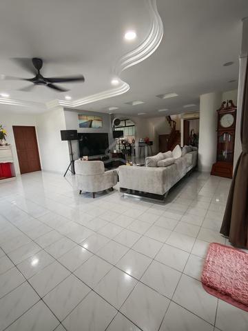Taman Megah Ria 2 Adjoining Double Storey / End Lot / Freehold 1