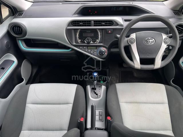 Toyota PRIUS C 1.5 (HYBRID) K/less P/start svc rec - 4