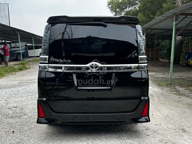 PROMOSI 2021 Toyota VOXY 2.0 ZS KIRAMEKI III (A) - 4