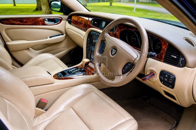 2004 Jaguar XJ8 V8 - 5
