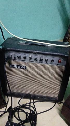 set gitar, amplifier Dan pedal  - photo 3 of 4