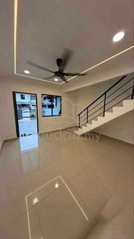 (Renovated) Double Storey LC, Taman Johor Jaya 1