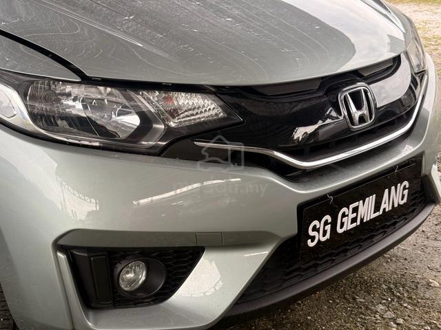 2017 Honda JAZZ 1.5 V (A) - 3