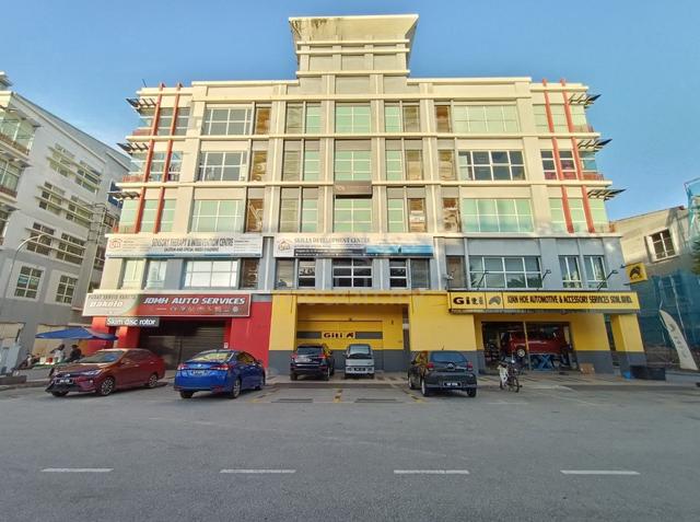[Facing Main Road, Ada Lift] 2nd Floor Shoplot Alam Avenue Shah Alam 1