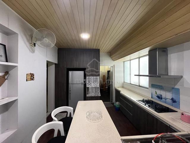 The Colonnades Condominium 1