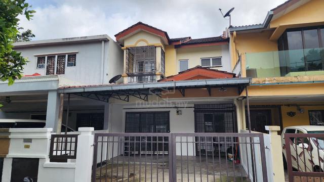Double Storey Terrace Taman Universiti, Jalan Cerdik, Bangi [Near UKM] 1