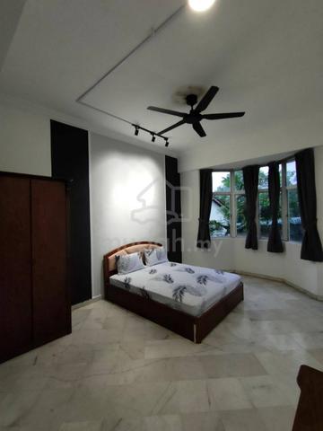 Stulang Villa Room For Rent Near to CIQ JB Big Master Room 1
