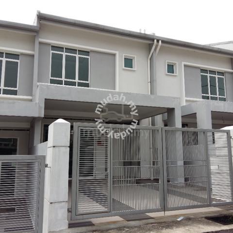 Most Worth to Buy 2 Storey Modern Design, BANDAR PUTRA PERMAI, LEP 1 1