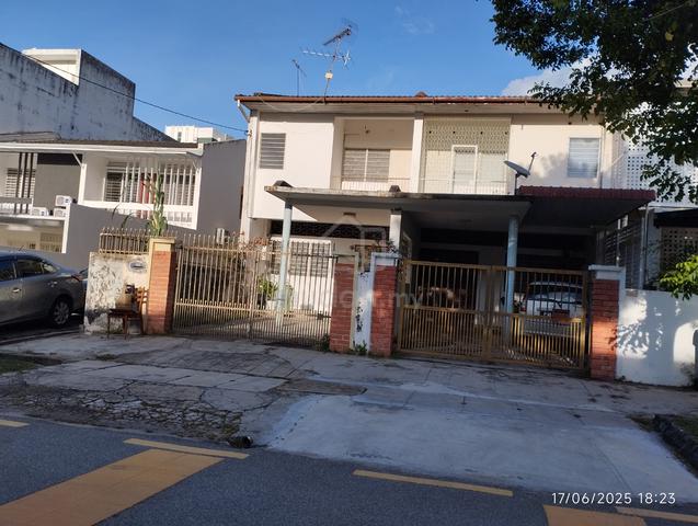 Two storey terrace corner 1