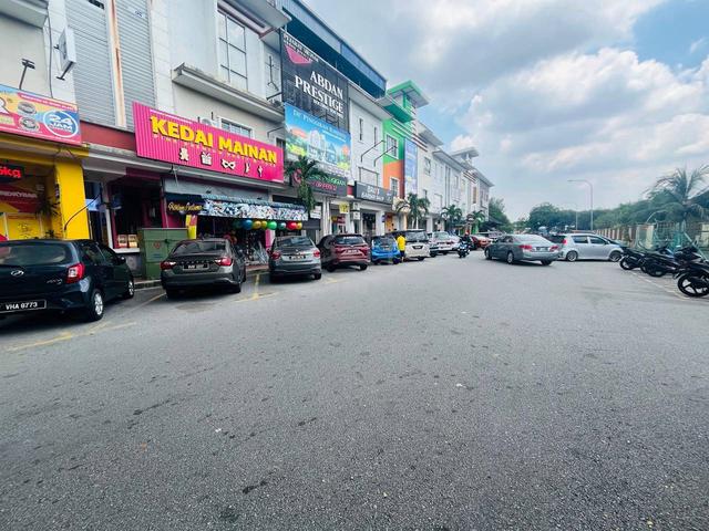 For Rent - 3 Storey Shoplot Seksyen 19 Jalan Nelayan Shah Alam — Groun 1