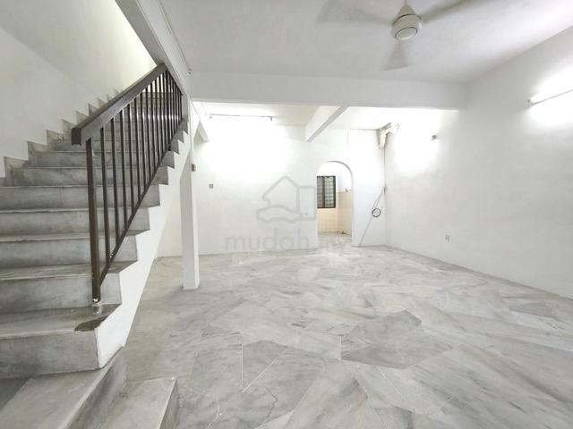 ONLY 230K+ get Double Storey Terrace @ Taman Cempaka / Good Condition 1