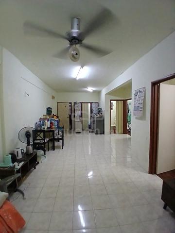 Pandan Court 1
