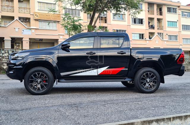 New 2026 TOYOTA HILUX 2.8 GRS & ROUGE FAST STOCK - 2