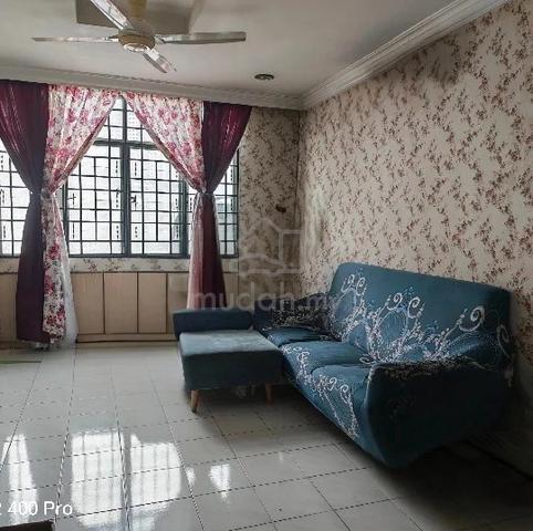 middle room 1