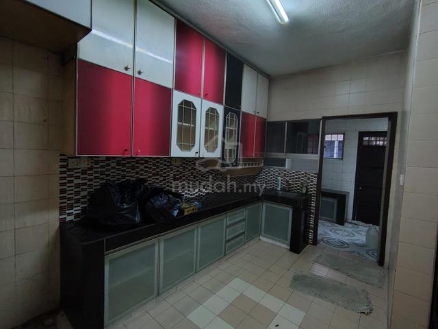 Taman Serdang Raya 8 2 storey terrace house for sale 1