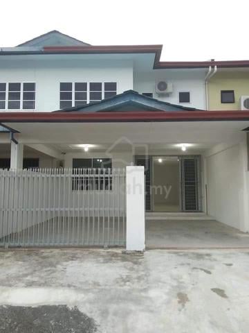 intermediate double storey terrace house for rent in permai Sibu 1