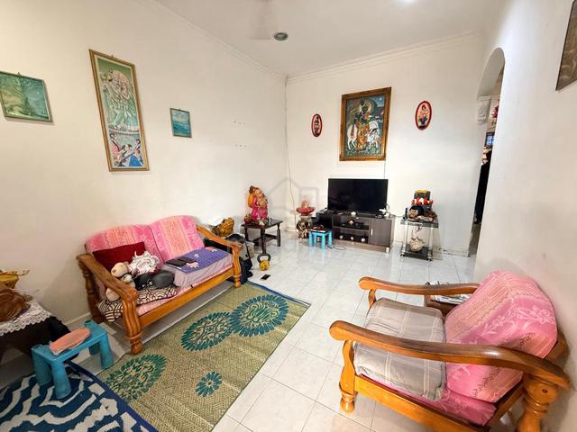 Taman Universiti _ Jalan Kebangsaan _ Fully Extend _ Good Location 1