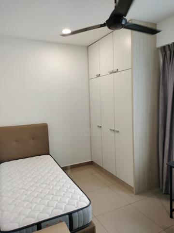Merdeka view fully furnish room for rent , walking destine to monorial 1