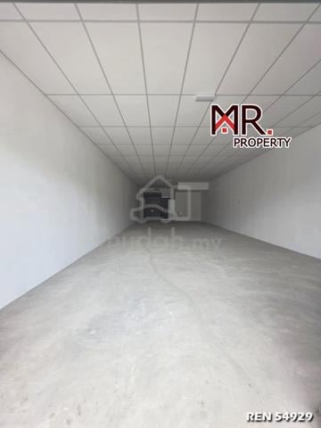 FACING ROAD @ Single Storey Shop Lot Banyan Avenue FOR RENT 1