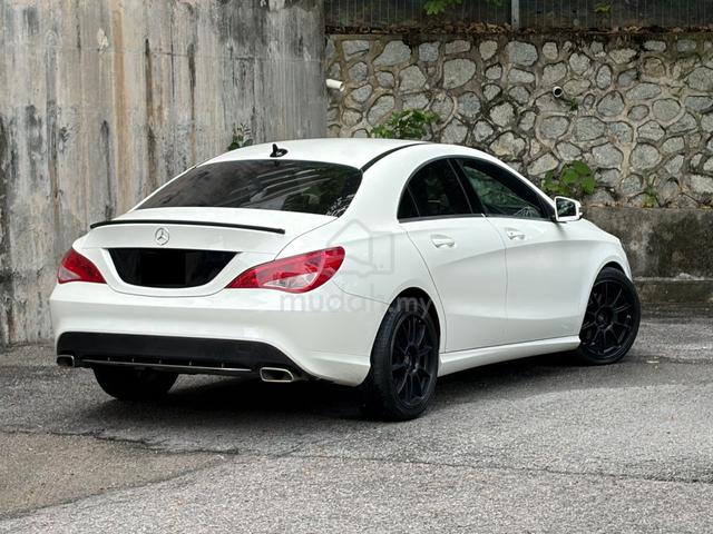 Mercedes Benz CLA-CLASS 1.6 180 / REG YEAR 2021 - 4