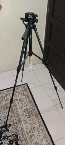 Sony tripod  - photo 2 of 6