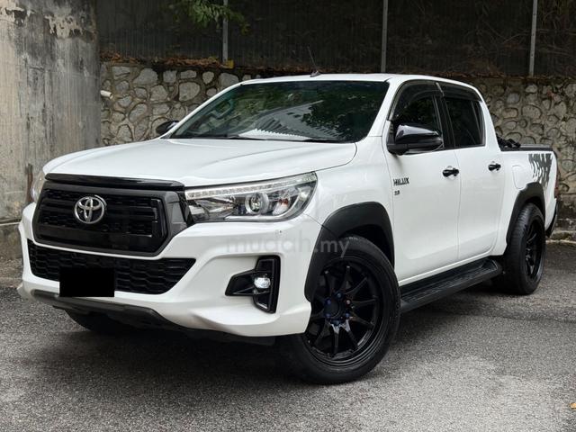 Toyota HILUX 2.8 BLACK EDITION / RACING SPORTRIMS - 2