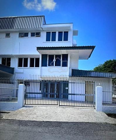 Studio room near KK 1