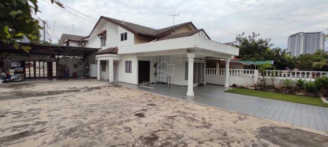 2 Storey Corner House Bandar Baru Sri Petaling Huge land Freehold 1