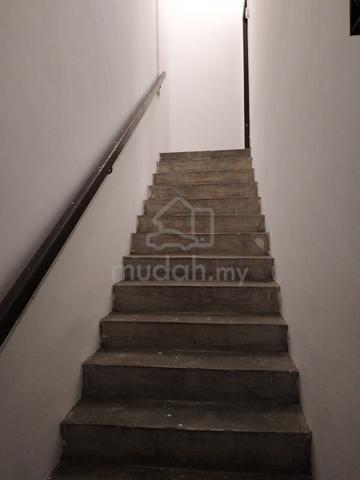 first floor shop office in tmn puncak jalil for rent 3