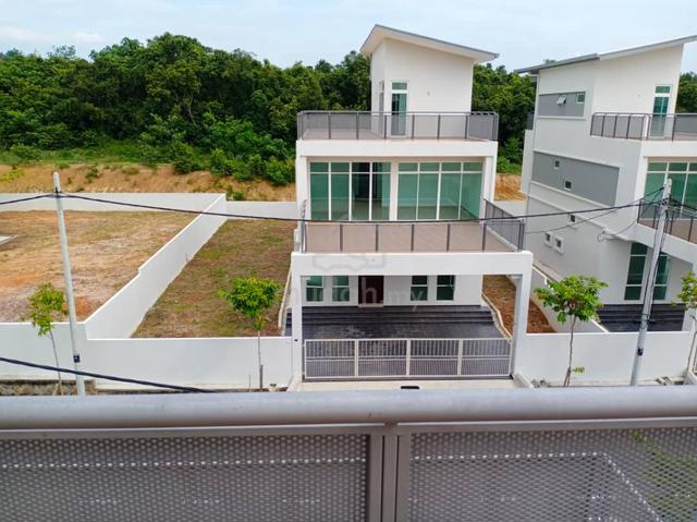 2.5 Storey Zero Lot Villa – Taman Nuri / Durian Tunggal, Melaka 1